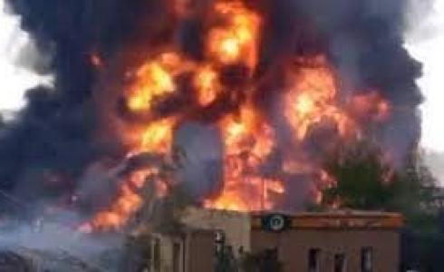 اندلاع حريق ضخم بمستودع نفط في دونيتسك بعد قصف أوكراني