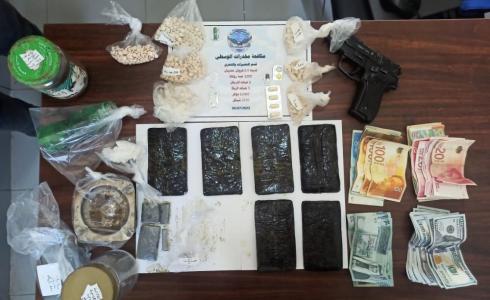 ضبط 19 فرش حشيش وحبوب مخدرة وسط وجنوب قطاع غزة