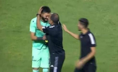 فيديو خروج احمد يحيي حارس مرمى الاتحاد السكندري المؤثر