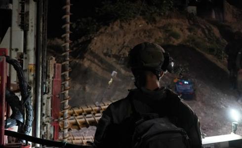 صور نشرها الجيش الإسرائيلي من اكتشافه نفقا شمال قطاع غزة