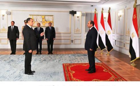 الوزراء الجدد يؤدون اليمين الدستورية أمام الرئيس المصري عبد الفتاح السيسي