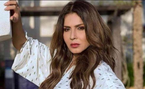 الفنانة نجلاء بدر