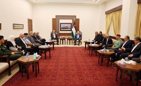 الرئيس عباس يستقبل مجلس أمناء جامعة الاستقلال الجديد