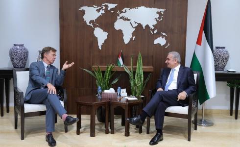 اجتماع اشتية مع ممثل الاتحاد الأوروبي لدى فلسطين