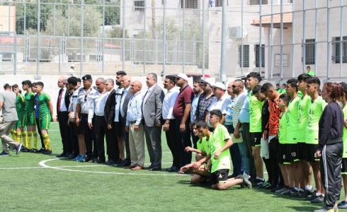 الرجوب يفتتح خمسة ملاعب معشبة صناعيا
