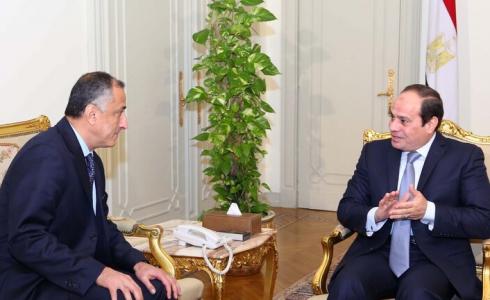 الرئيس المصري مع رئيس البنك المركزي -أرشيف.