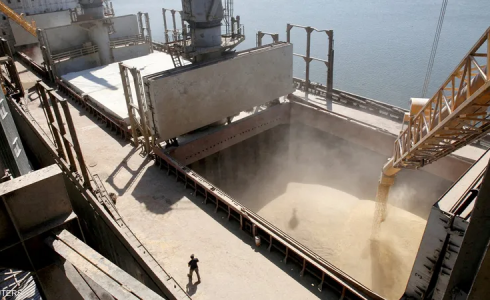 انطلاق أول سفينة محملة بالحبوب الأوكرانية إلى إسطنبول