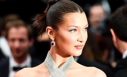 عارضة الأزياء بيلا حديد