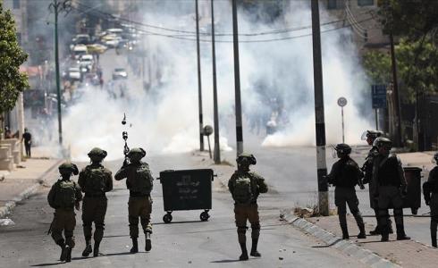  إصابة شاب بجروح خطيرة في مواجهات مع الاحتلال بالخليل