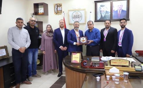 شركة Pal Pay وبلدية دورا توقعان اتفاقية تعاون لشحن عدادات الكهرباء