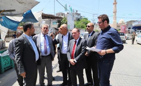 غزة: وزير الحكم المحلي يزور جباليا ويطّلع على أعمال إعادة تأهيل شارع القدس