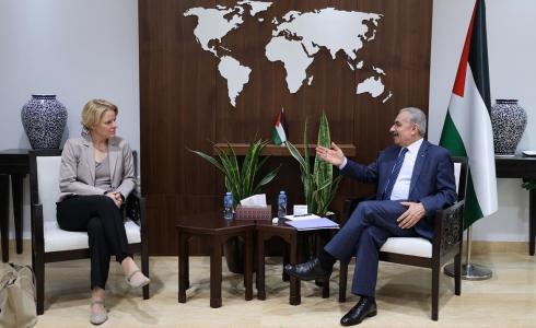 تفاصيل اجتماع اشتية مع ممثلة سويسرا الجديدة في فلسطين