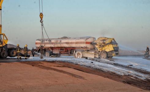 انقلاب ناقلة وقود على طريق القصيم – حائل في السعودية