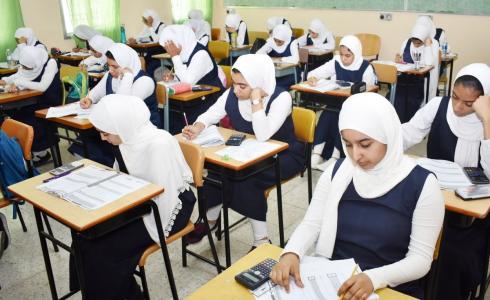 طلبات الصف العاشر - شرح درس قصيده في الحنين إلى عمان 2022