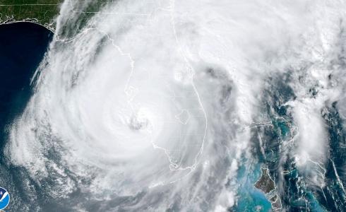 الاعصار "إيان" يصل سواحل ولاية فلوريدا