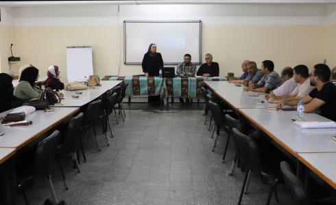 مديرية تعليم غرب غزة تعقد اجتماعاً لقيمي المختبرات العلمية