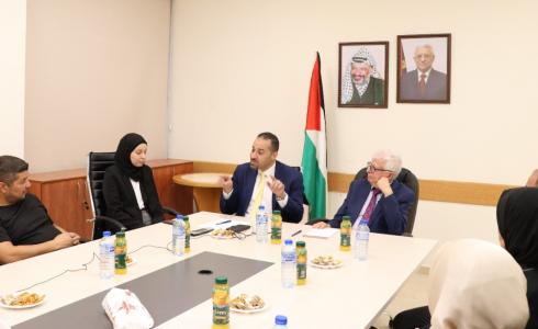 جانب من لقاء التعليم العالي مع الطلبة الفلسطينيين المقبولين في المنح الدراسية بكوبا