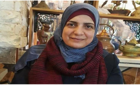 الاحتلال الإسرائيلي يفرج عن الأسيرة منى قعدان