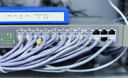 أفضل 10 مواقع لقياس سرعة الإنترنت الحقيقية بالميجا لعام 2022