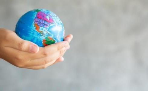انخفاض مؤشر التنمية البشرية العالمي - صور توضيحية للكرة الأرضية