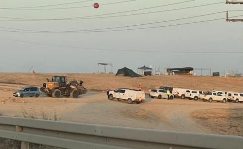 جرافات إسرائيلية تقتحم رهط وتقتلع خيام المواطنين