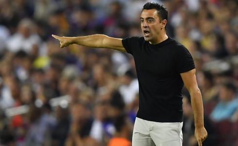 تشافي يسخر من وصف مباراة برشلونة و بايرن بدخول "بيت الرعب"