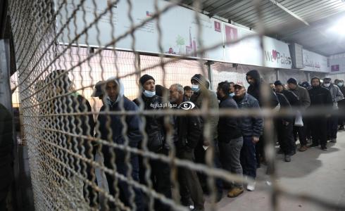 عمال غزة في معبر ايرز - ارشيف