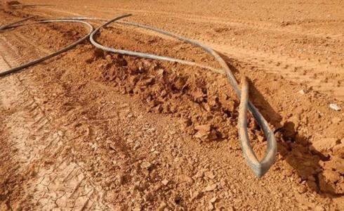 قيام المستوطنين بتدمير خطوط مياه وردم نبع في بلدة الساوية - توضيحية