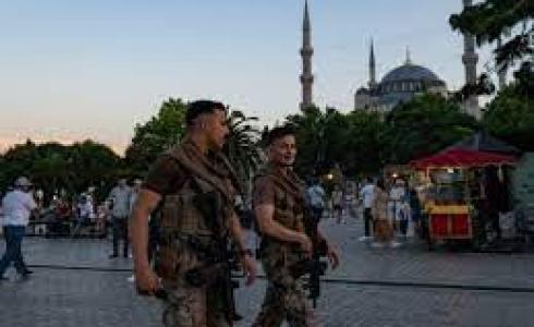 مقتل شرطي وإصابة آخر خلال تفجيرات