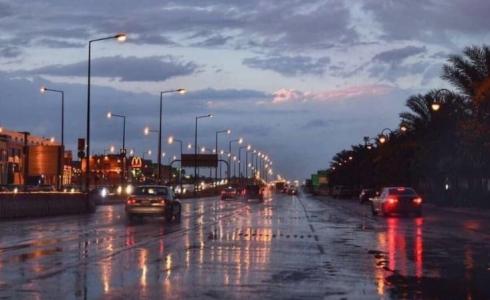 طقس السعودية اليوم : سحب رعدية ممطرة على هذه المناطق