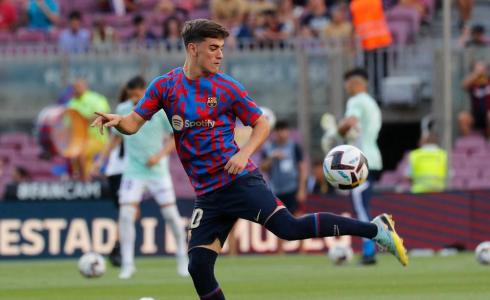 برشلونة يعلن تمديد عقد غافي