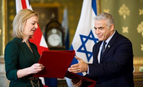 رئيسة الوزراء البريطانية الجديدة ليز تراس مع رئيس الوزراء الإسرائيلي يائير لابيد