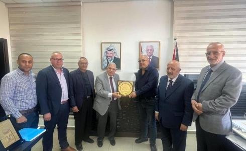 اتحاد الناشرين العرب يكرم وزير الثقافة الفلسطيني
