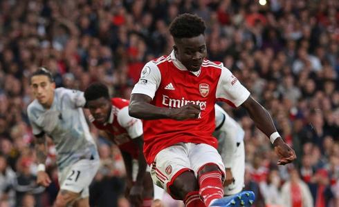 أرسنال ينتصر على ليفربول في ليلة الحفاظ على الصدارة