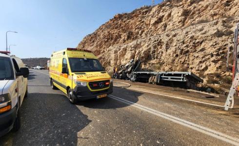 مصرع شخصين بحادث تصادم بين شاحنتين إسرائيلية وفلسطينية