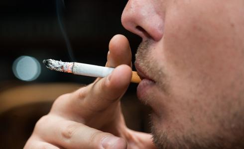 السعودية تحظر بيع الدخان لمن هم أقل من 21 عام