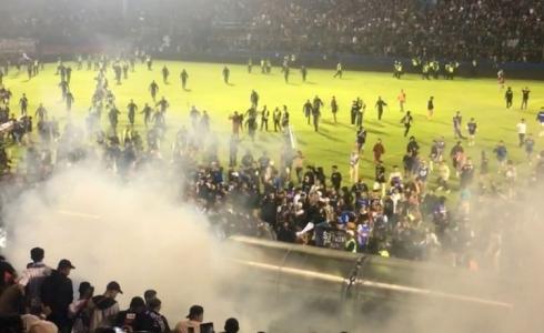 مقتل 129 مشجعا في أعمال شغب خلال مباراة لكرة القدم بإندونيسيا