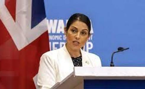 وزيرة الداخلية البريطانية الجديدة سويلا برافرمان.