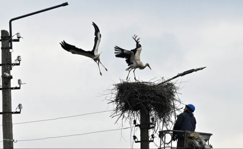 أحياء في كييف محرومة من الكهرباء والمياه.png