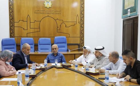 التشريعي بغزة يوصي بإيجاد آلية لتعويض المقتطعة أراضيهم لتوسعة شارع الرشيد