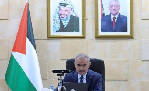 رئيس الوزراء محمد اشتية خلال مشاركته عبر الفيديو في اجتماع التحالف التقدمي المنعقد في العاصمة الألمانية برلين (وفا)