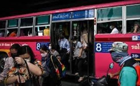 "خط أسرع من الجحيم".. باصات كهربائية في بانكوك لحل مشكلة الطرق