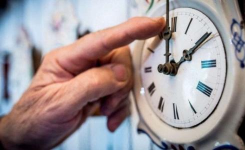 التوقيت اهل بدأ التوقيت الشتوي 2022 في سويسرا - التوقيت الشتوي في أوروبا 2022لشتوي الان.jpg