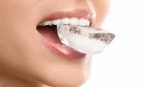 4 أضرار ناجمة عن أكل الثلج .. لن تخطر على بالك