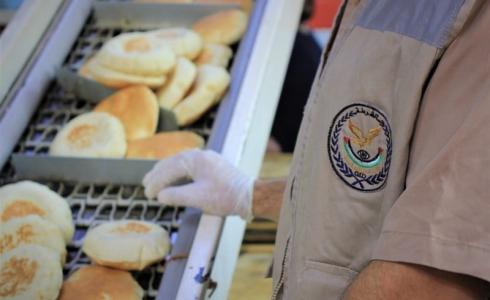 مباحث غزة توقف مخبزًا وتتلف 720 كيلو مواد غذائية فاسدة