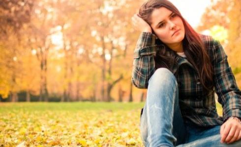الاكتئاب الموسمي الخريفي .. أسبابه وأعراضه وطرق علاجه