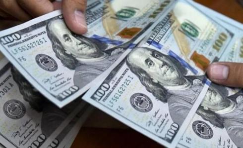 هبوط الدولار على نطاق واسع بعد تلميح بخفض الفائدة