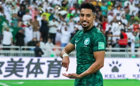 لاعب المنتخب السعودي سالم الدوسري في مباراة السعودية والأرجنتين ضمن بطولة كأس العالم 2022.jpg