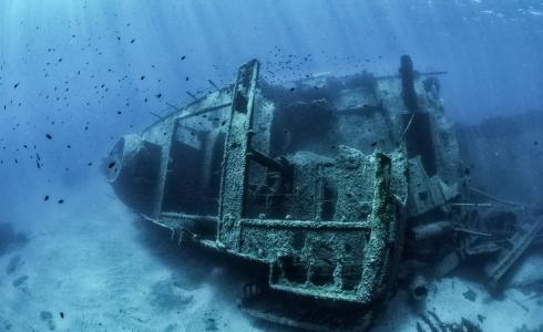 سفينة غارقة