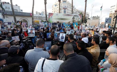 مسيرة احتجاجية للمطالبة باسترداد جثامين الشهداء المحتجزة لدى الاحتلال